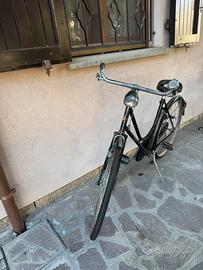 Bicicletta regina d epoca con freni a bacchetta