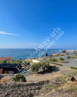 Terreno di 1914 m² a Cipressa