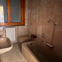 Bagno completo sanitari vasca ideal standard conca