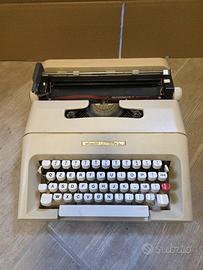 Macchina da scrivere portatile Olivetti Lettera 35