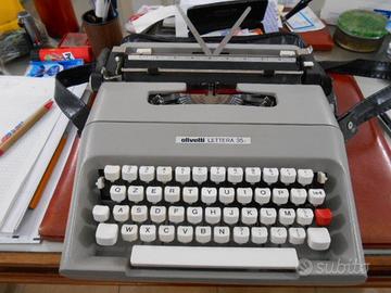 Macchina da scrivere Olivetti lettera 35