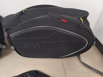 borse laterali moto e scooter 