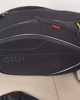 borse laterali moto e scooter 