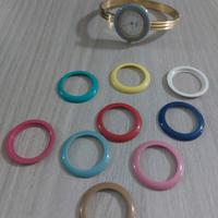 orologio con lunette colorate