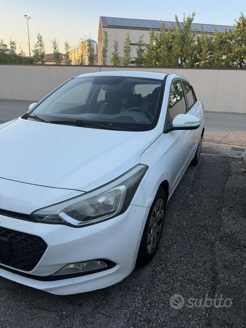 Hyundai I20 2016 photo 2