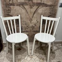 Sedie di legno bianche