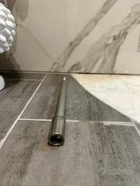 Perno ruota anteriore MT07 2025