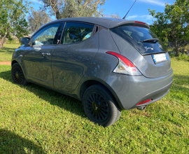 Lancia Ypsilon bifuel Benz/GPL