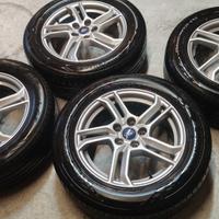 Cerchi lega Ford Focus MK4 con gomme 
