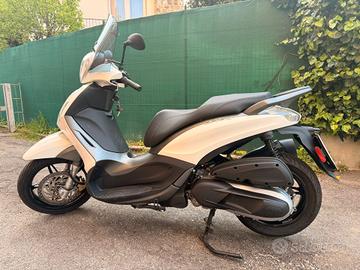 Piaggio Beverly 350