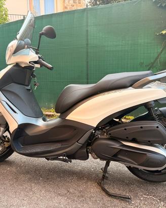 Piaggio Beverly 350
