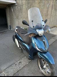 Beverly 400