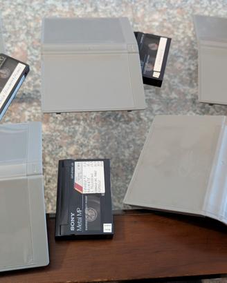 5 videocassette Sony 8mm/Digital 8 + 5 custodie 