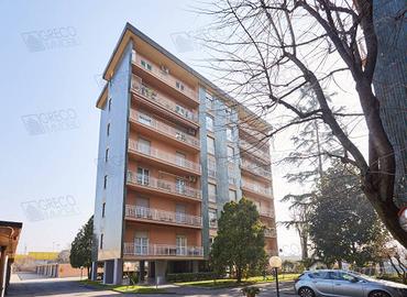 Appartamento di 130 m² con 4 locali e box auto a M
