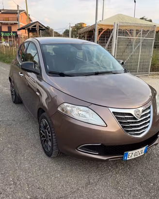 Lancia Ypsilon 1.3 MJT 16V 95 CV 5 porte S&S 30th 