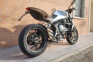 MV Agusta brutale 675