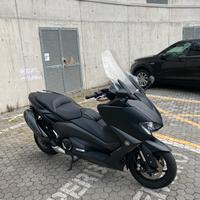 Yamaha tmax 560 dark grey