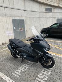 Yamaha tmax 560 dark grey