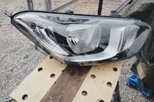  faro dx Hyundai i20 anno 2012