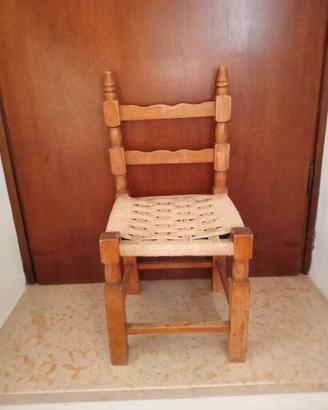Sedia in legno vintage impagliata per bambini