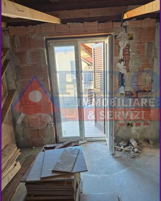 Appartamento mansardato di 80 mq con posto auto