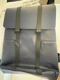 GASTON LUGA – Zaino con Patta 16” | NUOVO