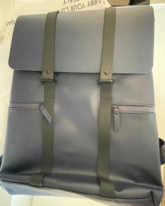 GASTON LUGA – Zaino con Patta 16” | NUOVO