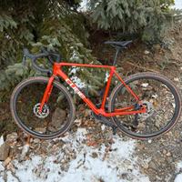 Bici gravel/ corsa cube ciclo cross