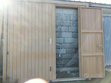  basculante con porta e motore elettrico.