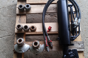 Terzo punto idraulico per trattore