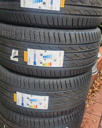 Gomme nuove 225 40 18 92 Y Pirelli