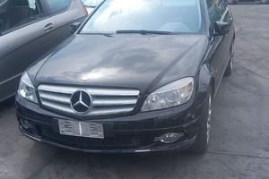 Vendiamo ricambi per Mercedes C220 anno 2008