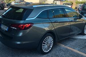 Opel astra sport tourer automatica