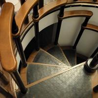 scala a chiocciola in legno