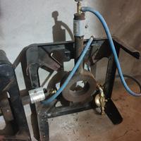 fornello da campeggio con 4 piedi