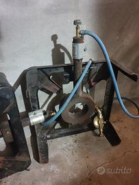 fornello da campeggio con 4 piedi