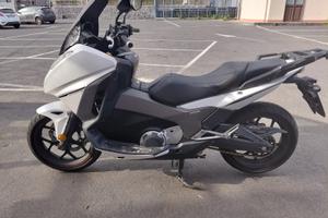 Honda integra 750 sport