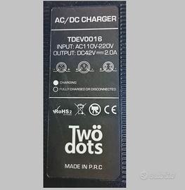 Caricabatteria per monopattino