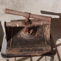 Pressa manuale  per rilegatura 