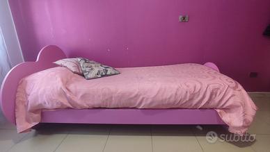 Letto a forma di cuore