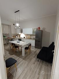 CONQUILINA casa studentesse