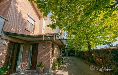 PORZIONE DI CASA CON INGRESSO INDIPENDENTE