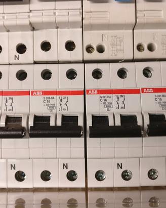 Interruttore Magnetotermico ABB S201-NA C16