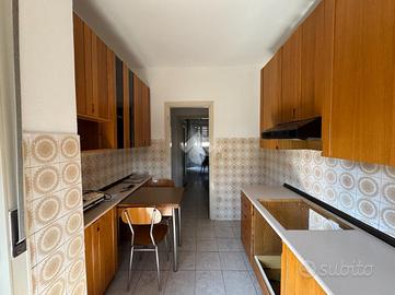4 LOCALI A CASTRO