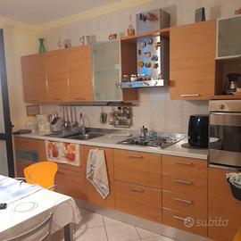 Cucina completa di elettrodomestici