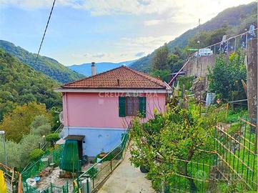 Casa indipendente di 80 m² con 4 locali a Rapallo