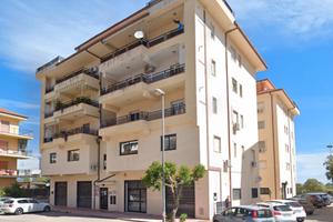 Ampio appartamento con ascensore e posto riservato