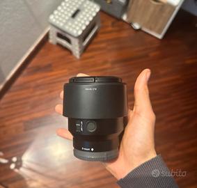 Sony FE 85mm f/1.8 (Sony)