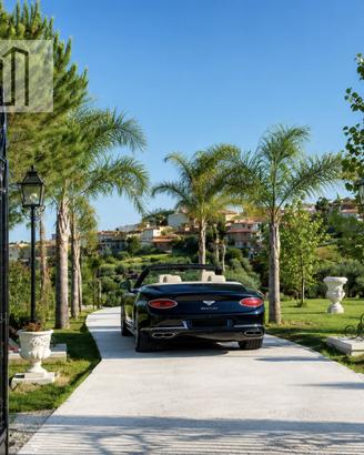 ELEGANTE VILLA con VISTA PANORAMICA a FUNARI - MES