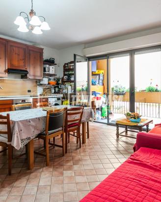 QUADRILOCALE CON TERRAZZO AL PRIMO PIANO DI 110 MQ